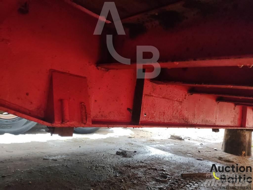 Overlander TRI36 篷布半拖車
