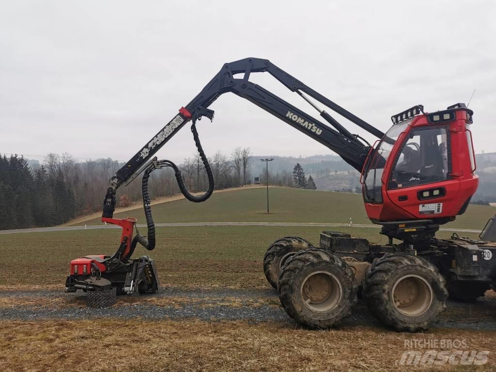 Komatsu 931 XC 收穫機