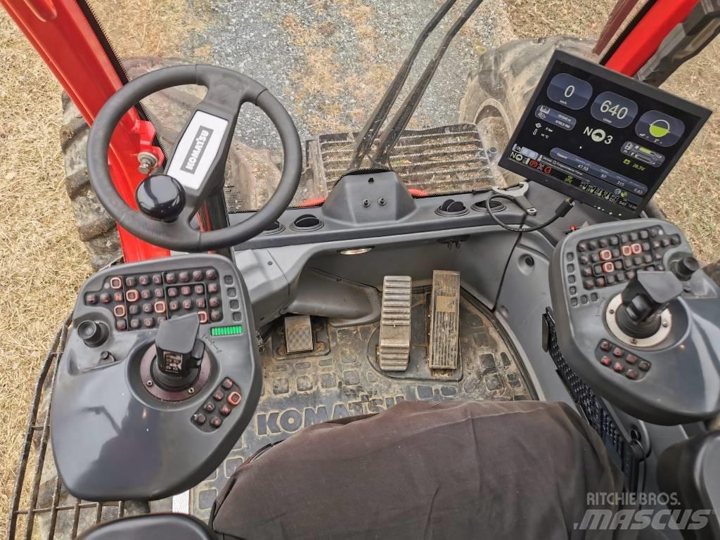 Komatsu 931 XC 收穫機