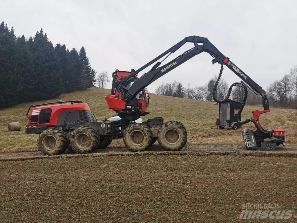Komatsu 931 XC 收穫機
