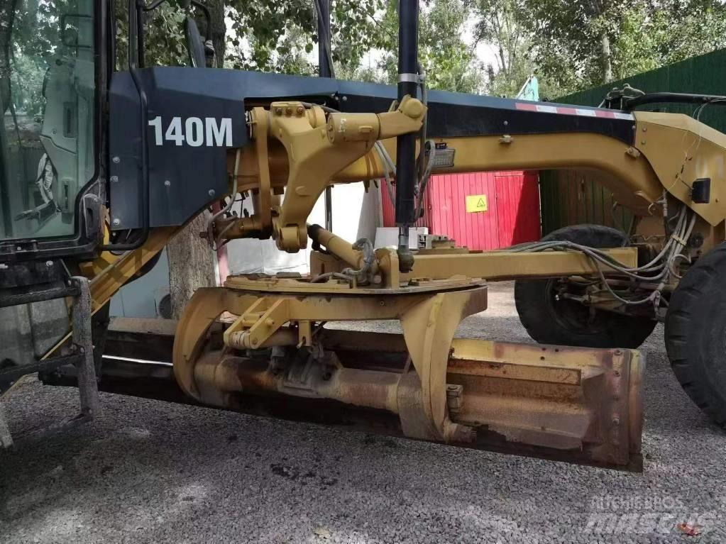 CAT 140 M 平土機