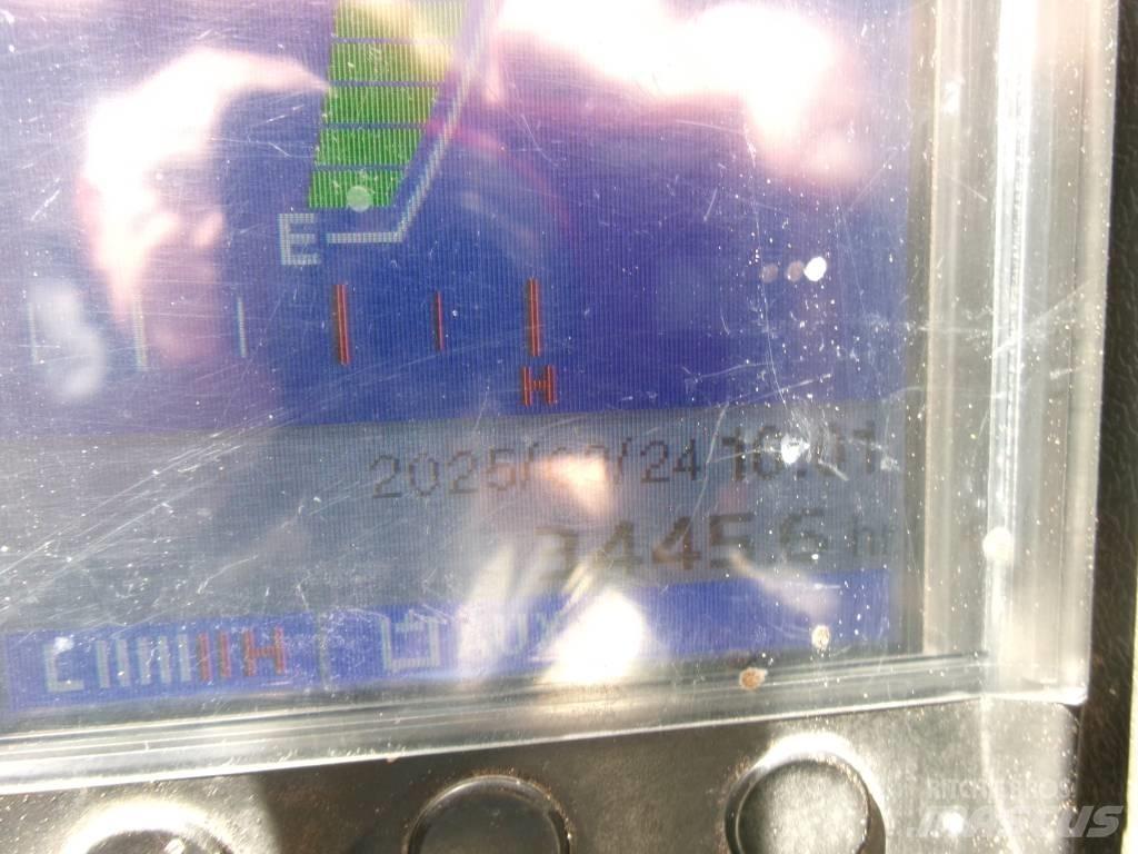 Takeuchi TB 240 小型挖土機/掘鑿機<7t(小型挖掘機)