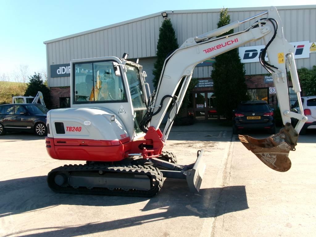 Takeuchi TB 240 小型挖土機/掘鑿機<7t(小型挖掘機)