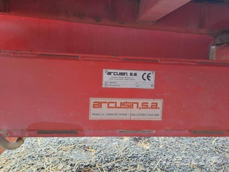 Arcusin E-160 草捆拖車