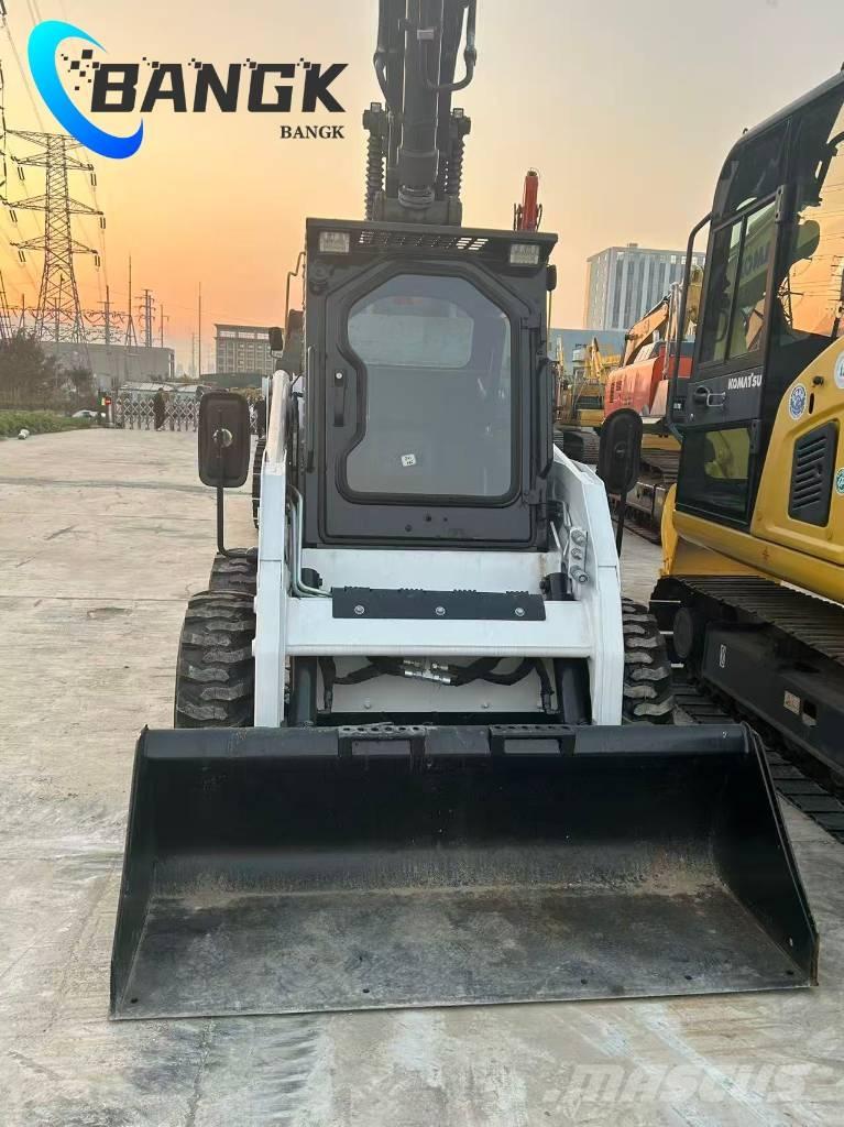  EARTHFORCE S300 多功能裝載機