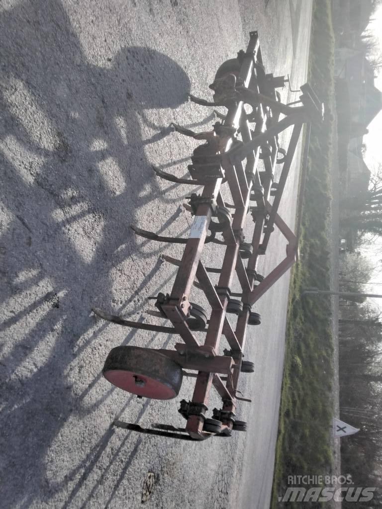 Rau 4M 中耕管理機