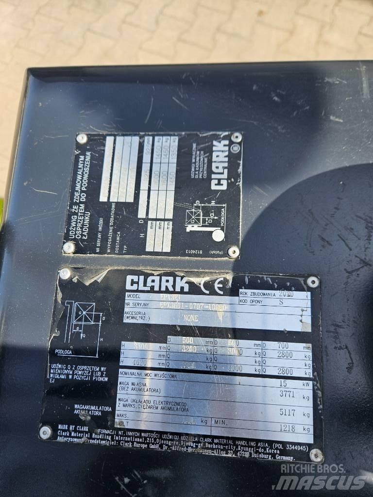 Clark EPX32i 電動堆高機