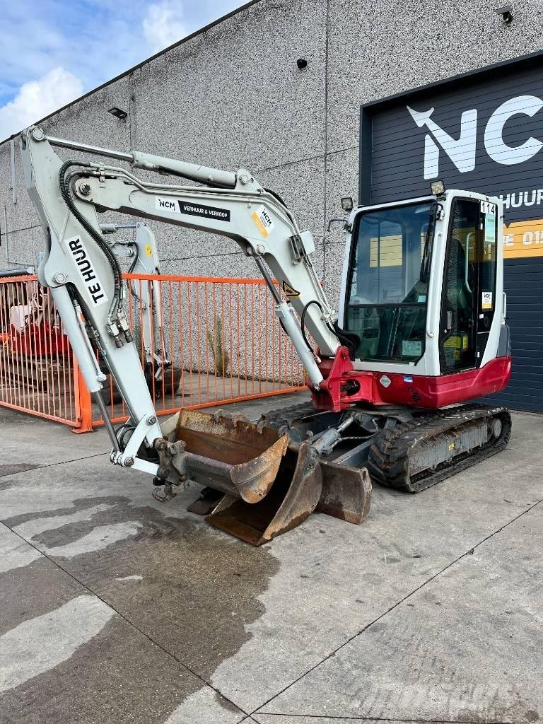 Takeuchi TB 235 小型挖土機/掘鑿機<7t(小型挖掘機)