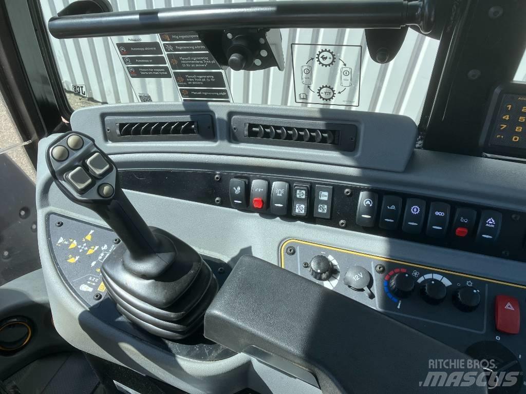 JCB 409 輪胎式裝載機