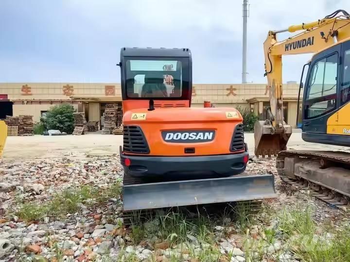 Doosan DX 60 履帶式 挖土機/掘鑿機/挖掘機