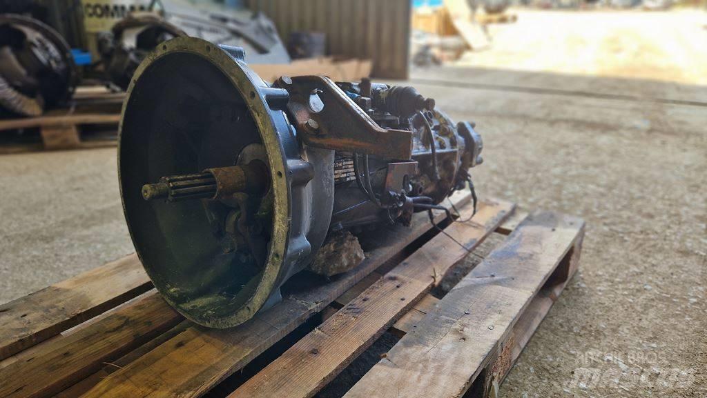 Eaton ΣΑΣΜΑΝ  Y08060 齒輪箱