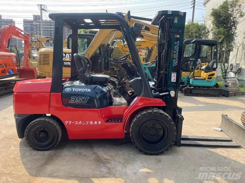 Toyota FD 35 柴油卡車
