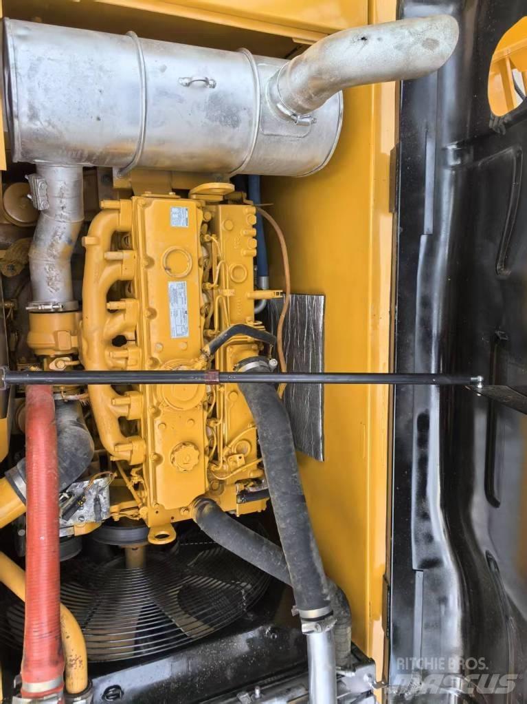 CATERPILLR 320d2 中型挖土機/掘鑿機/挖掘機 7t-12t
