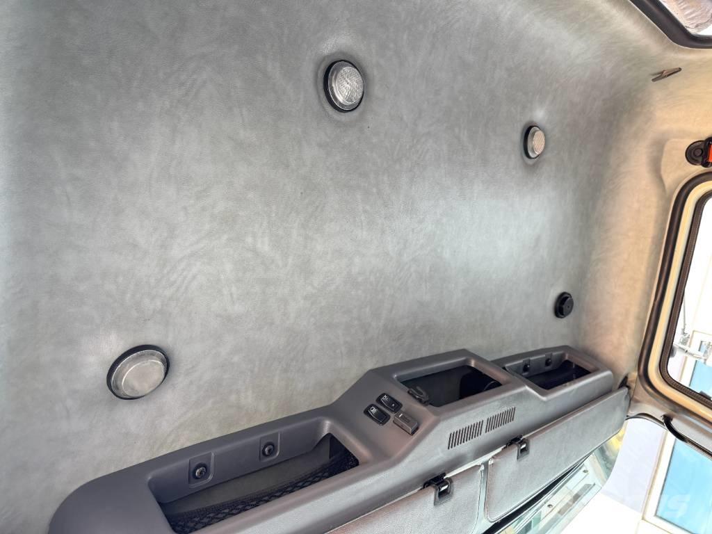 Mack GU713 起重可拆卸式卡車