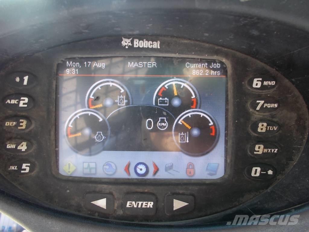 Bobcat T450 滑移轉向裝載機