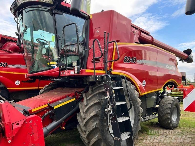 Case IH 8240 聯合收穫機