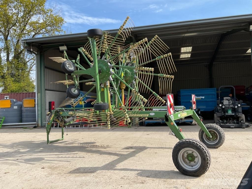 Krone Swadro 800/26 耙與翻草機