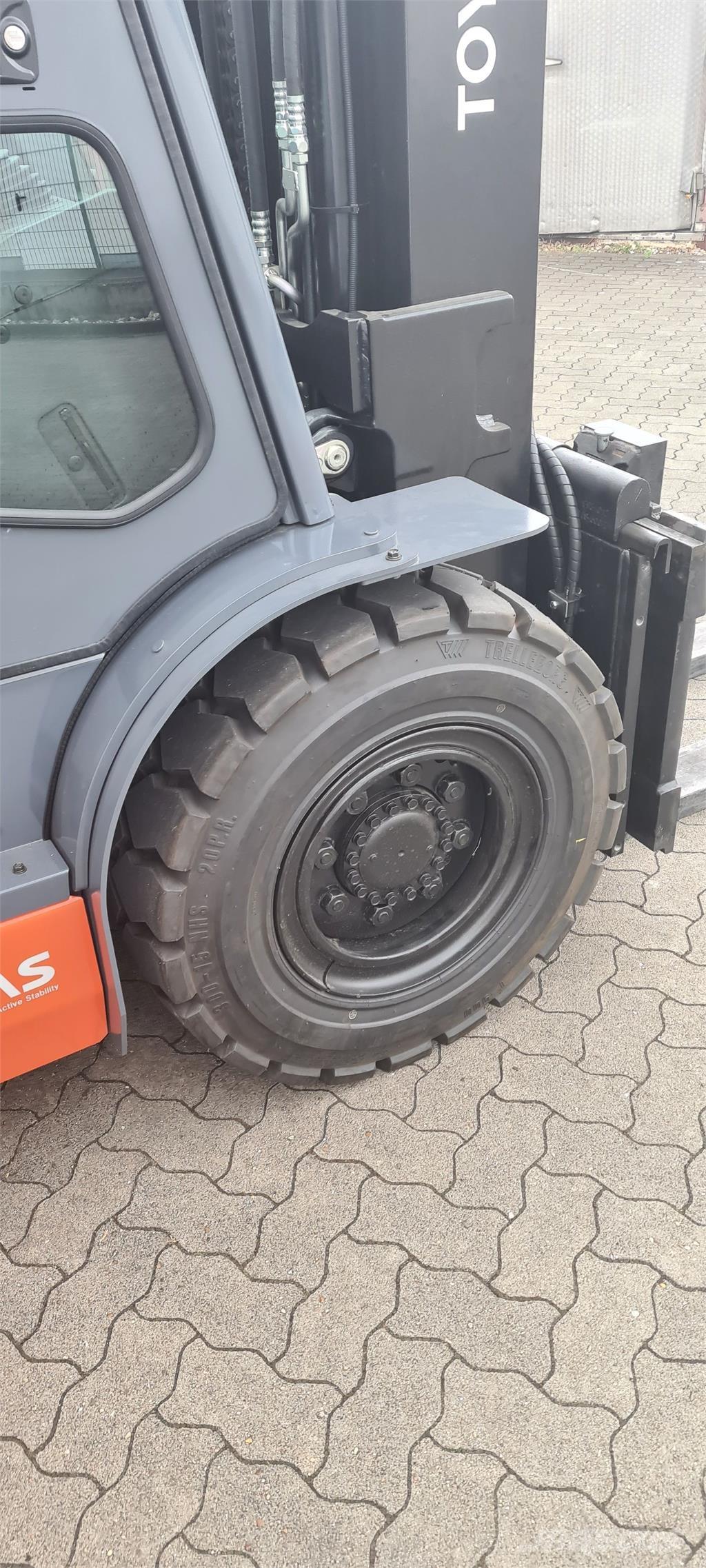 Toyota 40-8FD50N 柴油卡車