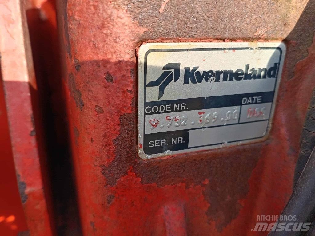 Kverneland 856 草捆撕碎機、切割機、拆袋機