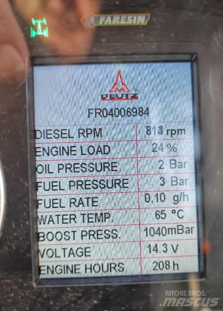 Faresin 17.40 伸縮臂操作車