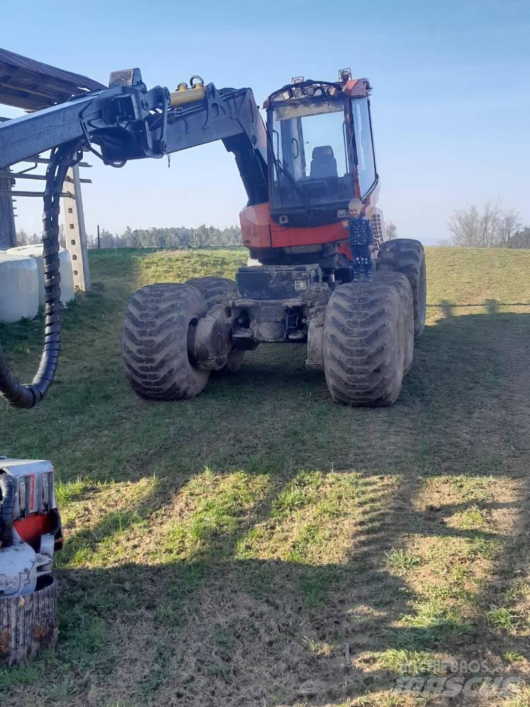 Valmet 941 伐木歸堆機