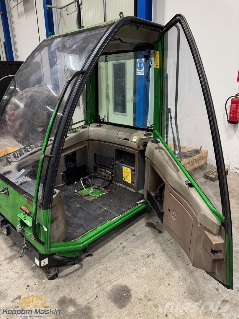 John Deere 1470D 駕駛室與內部