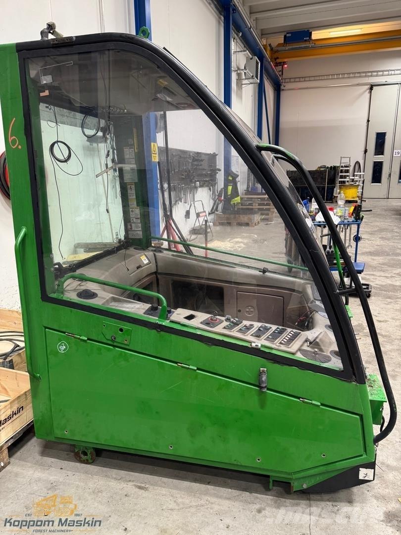 John Deere 1470D 駕駛室與內部