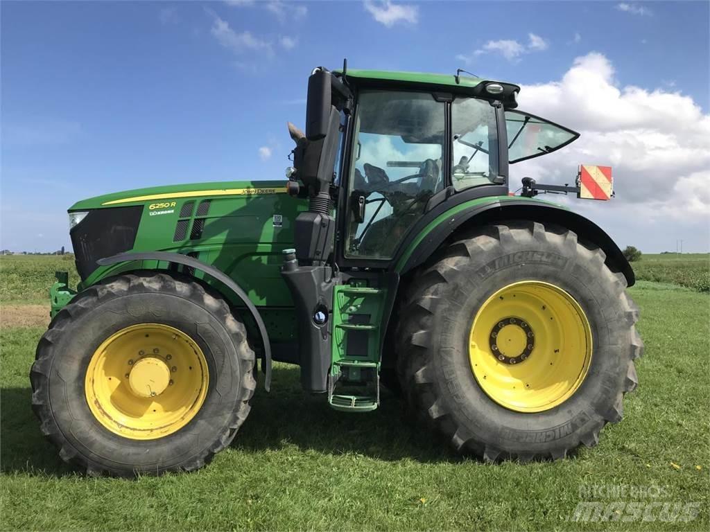 John Deere 6250R 曳引機