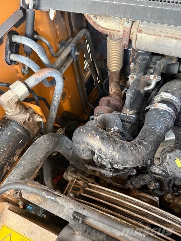 CASE SR 200 滑移轉向裝載機