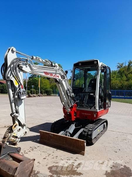 Takeuchi TB 230 小型挖土機/掘鑿機<7t(小型挖掘機)