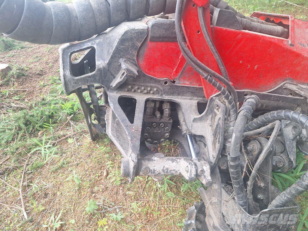 Komatsu 911 收穫機