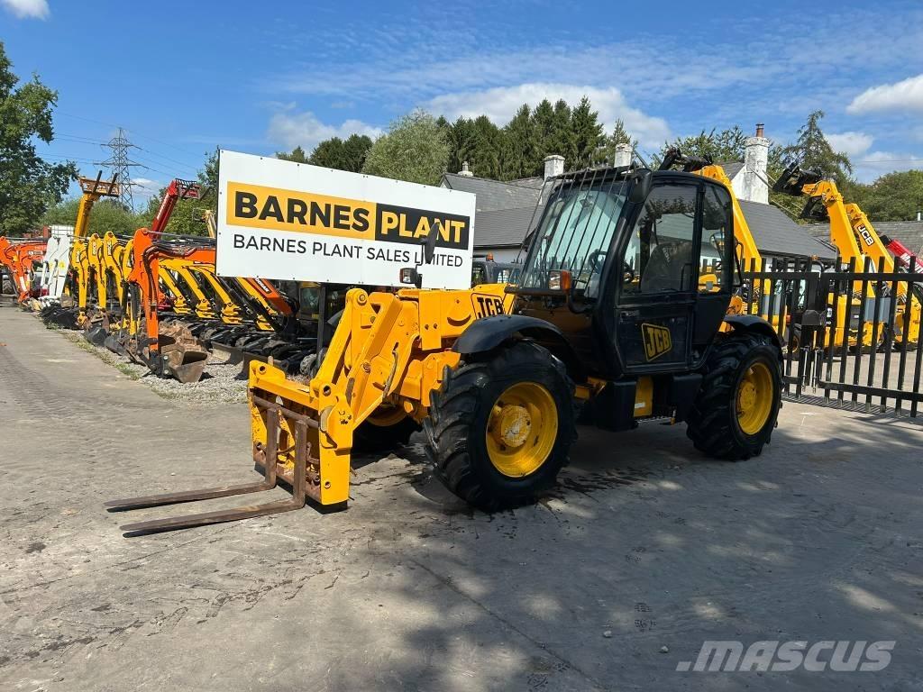 JCB 530-70 伸縮臂操作車