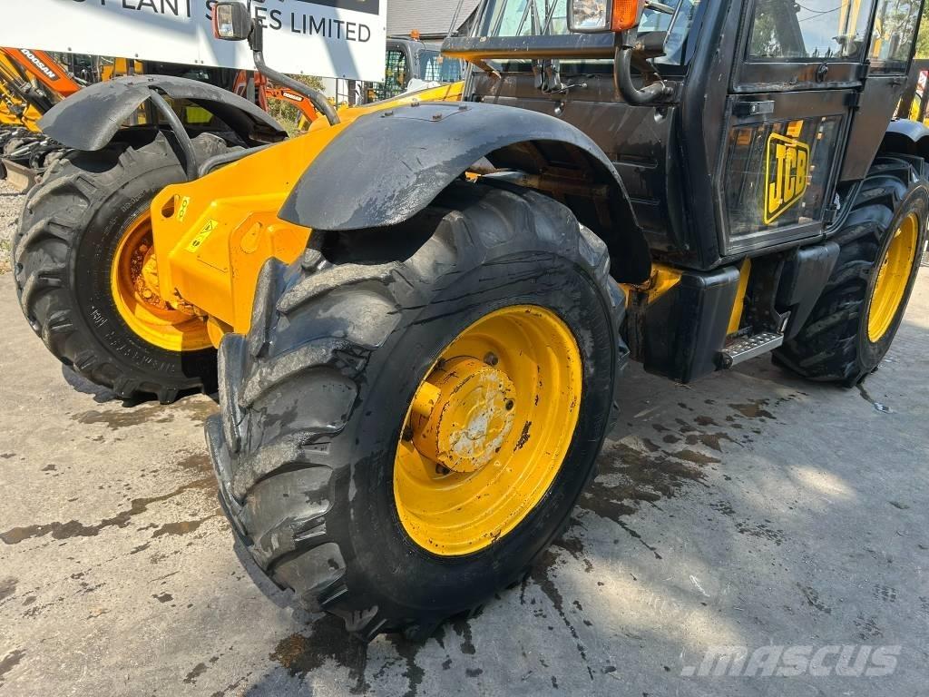 JCB 530-70 伸縮臂操作車