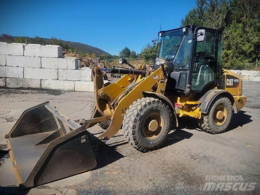 CAT 907 M 輪胎式裝載機