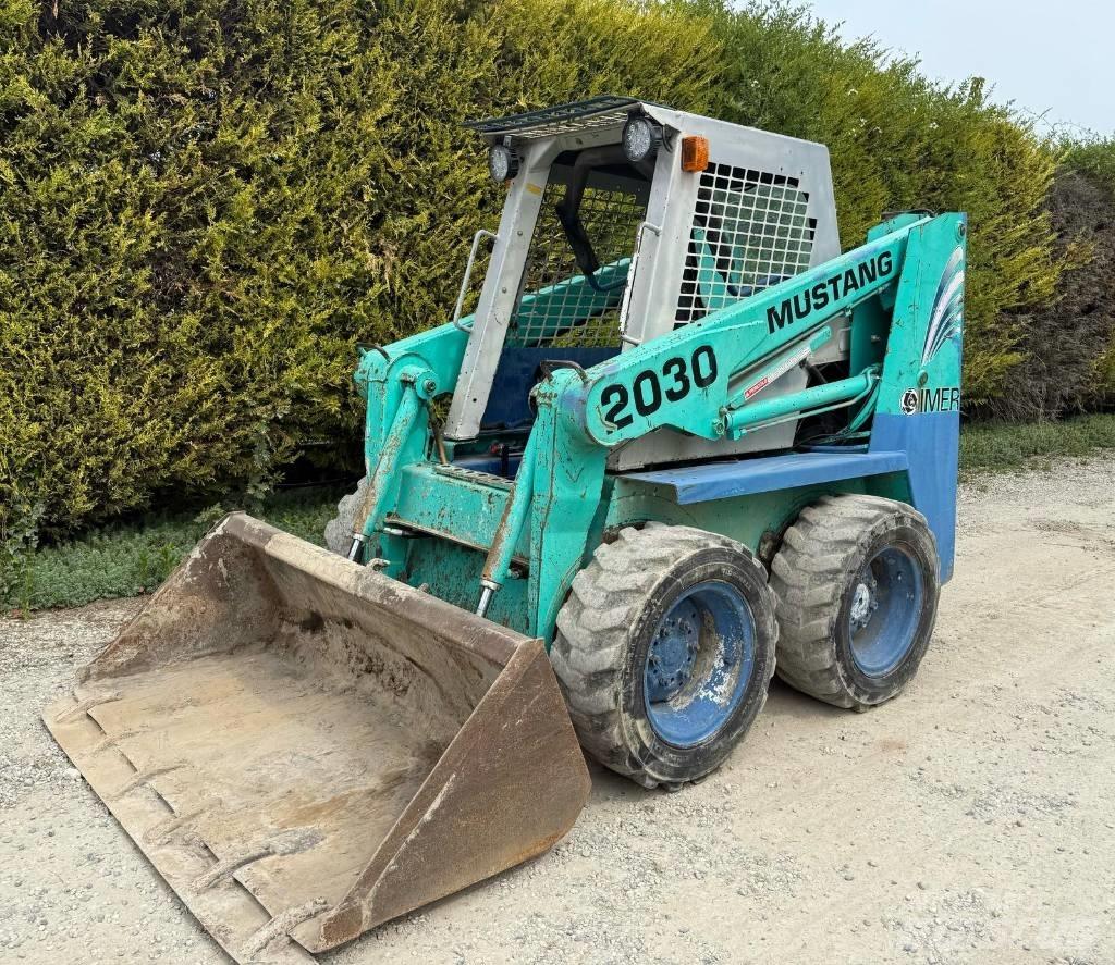 Gehl SL3825 滑移轉向裝載機