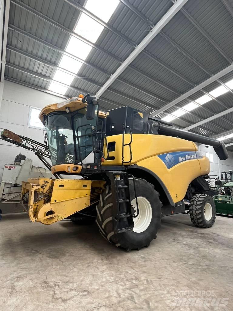 New Holland CR 9080 聯合收穫機