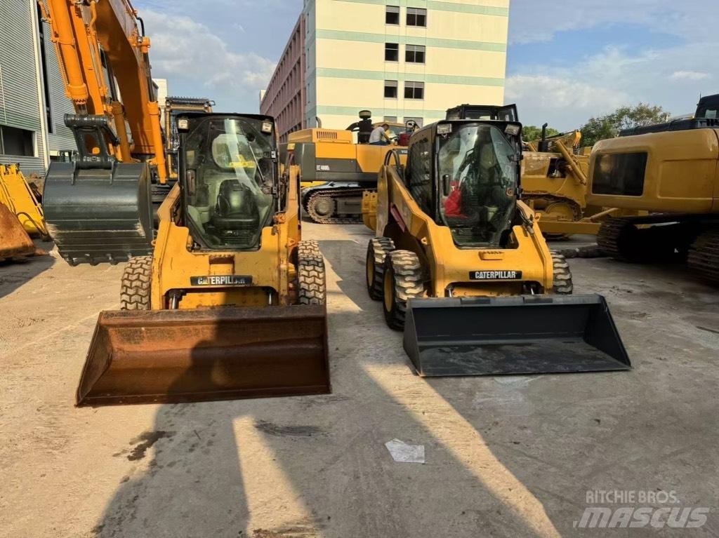 CAT 246 C 滑移轉向裝載機