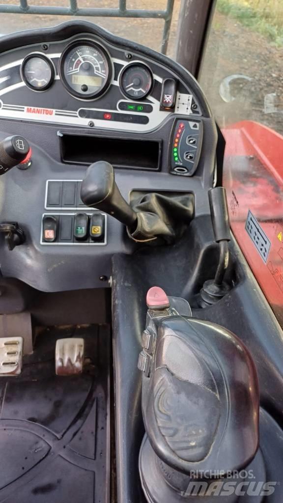 Manitou MT 732 伸縮臂操作車