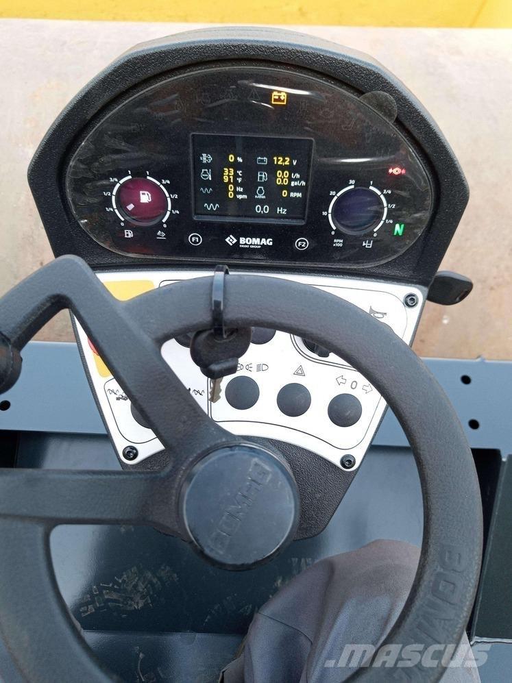 Bomag BW 218 D-5 SL 單輪滾壓機