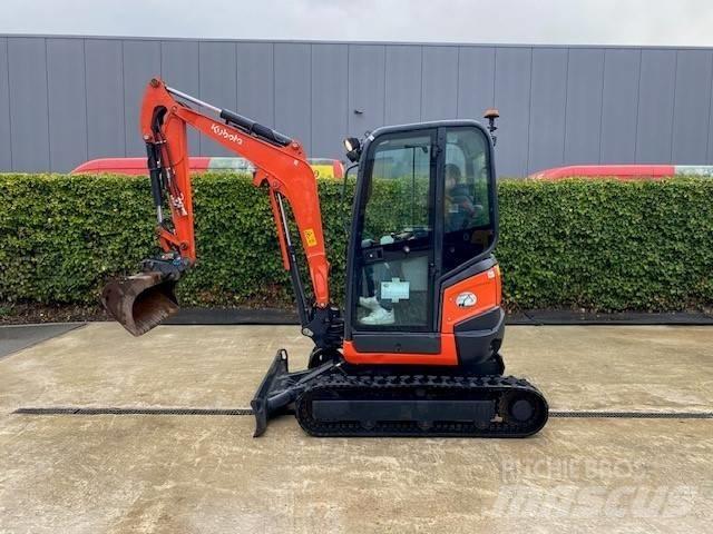 Kubota U 27-4 小型挖土機/掘鑿機<7t(小型挖掘機)