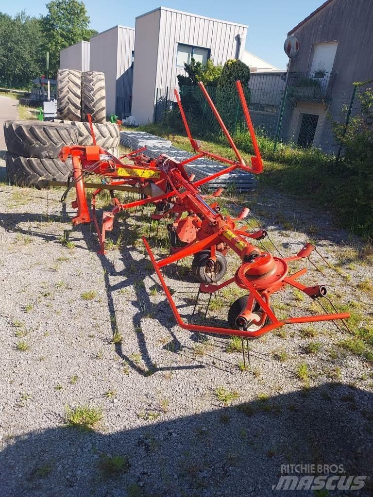Kuhn GF 5801 MH 耙與翻草機