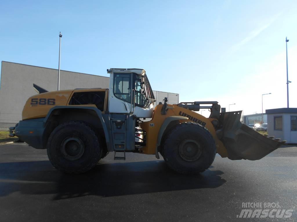Liebherr L 586 輪胎式裝載機