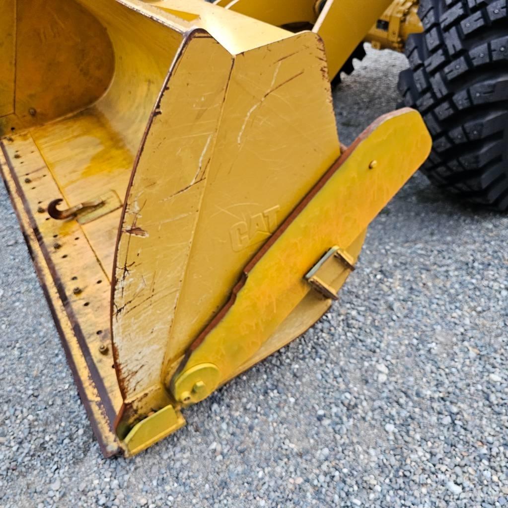 CAT 910M 輪胎式裝載機