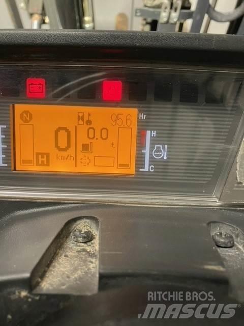 Mitsubishi FD25N3 柴油卡車