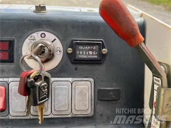 Bobcat MT55 滑移轉向裝載機