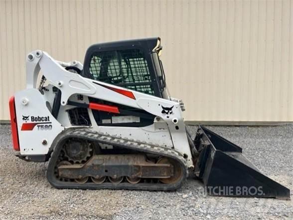 Bobcat T590 滑移轉向裝載機