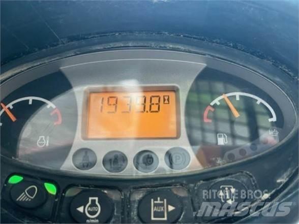 Bobcat T590 滑移轉向裝載機