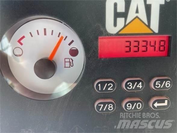 CAT 279D 滑移轉向裝載機