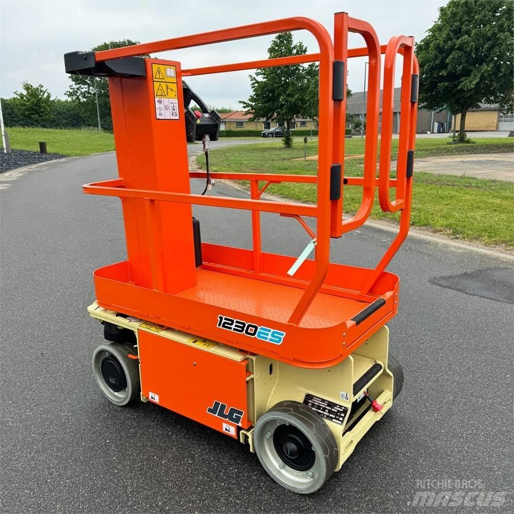 JLG 1230 ES 垂直升降工作台
