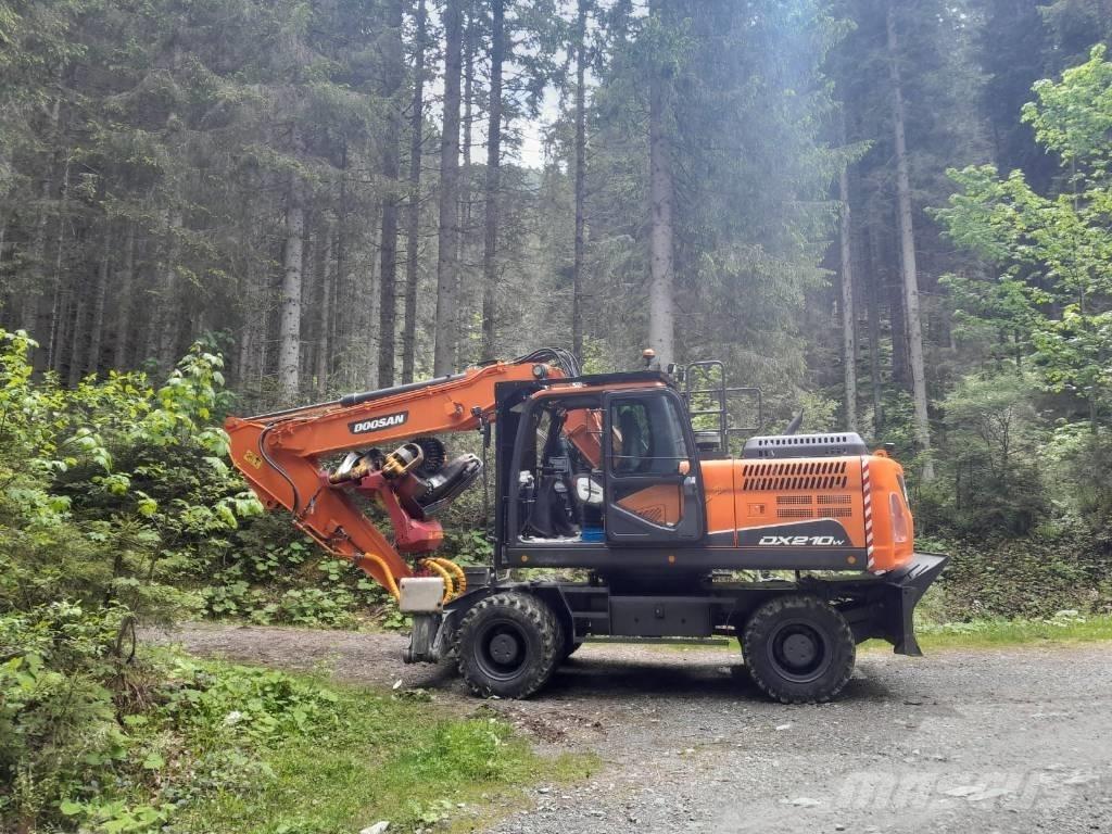Doosan DX 210 W 挖土機/掘鑿機/挖掘機